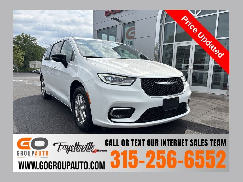 Used 2026 Chrysler Pacifica Select Minivan/Van