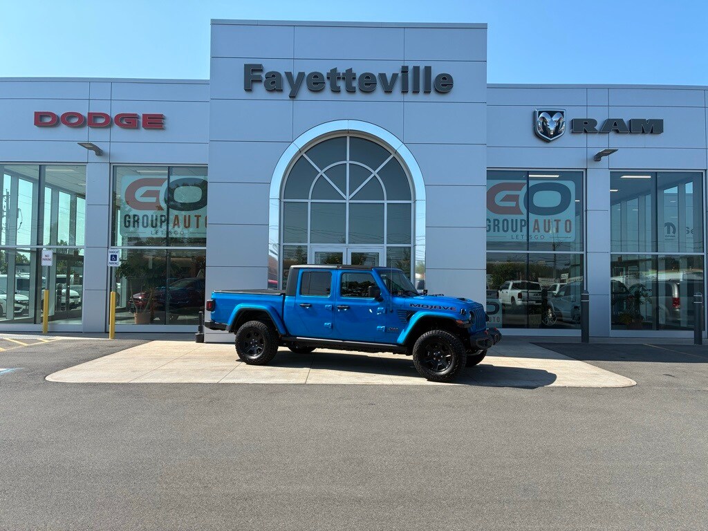 2023 Jeep Gladiator Mojave photo 2