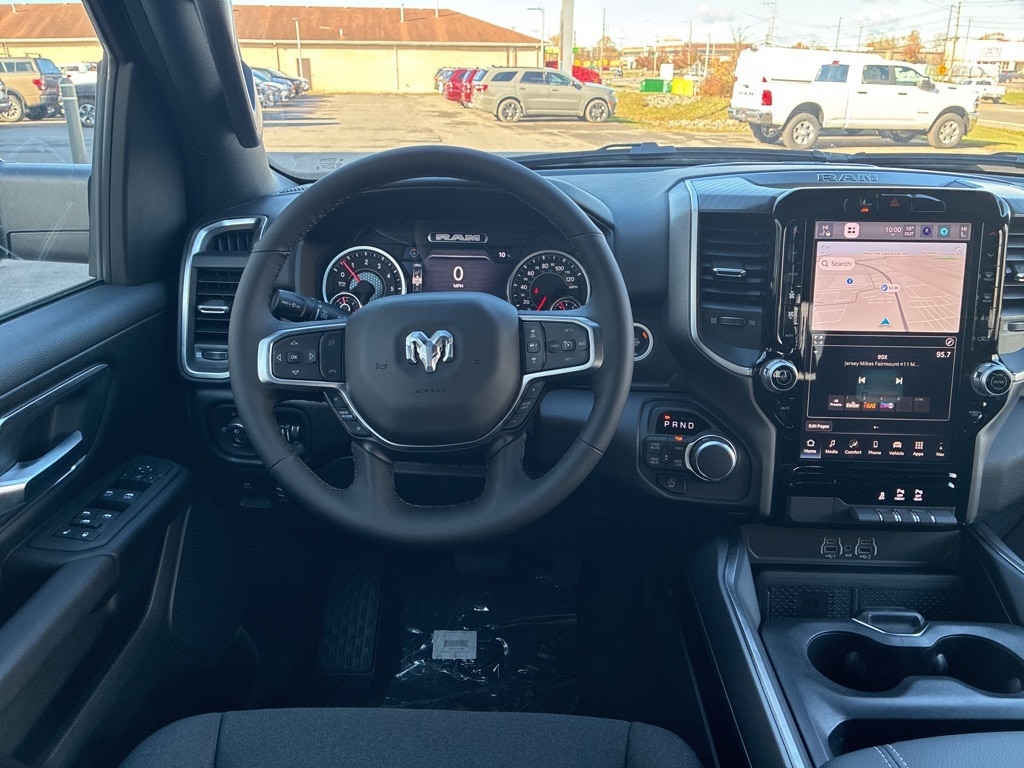 New 2026 Ram 1500 BIG HORN CREW CAB 4X4 5'7 BOX Pickup