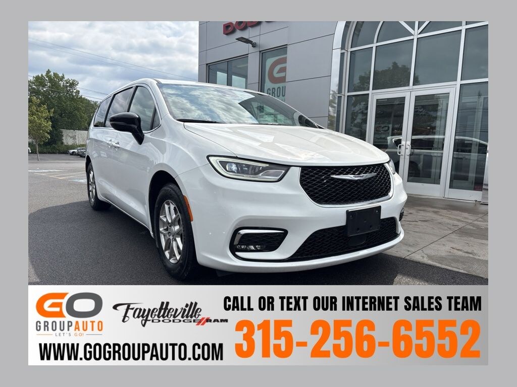 Used 2026 Chrysler Pacifica Select Minivan/Van