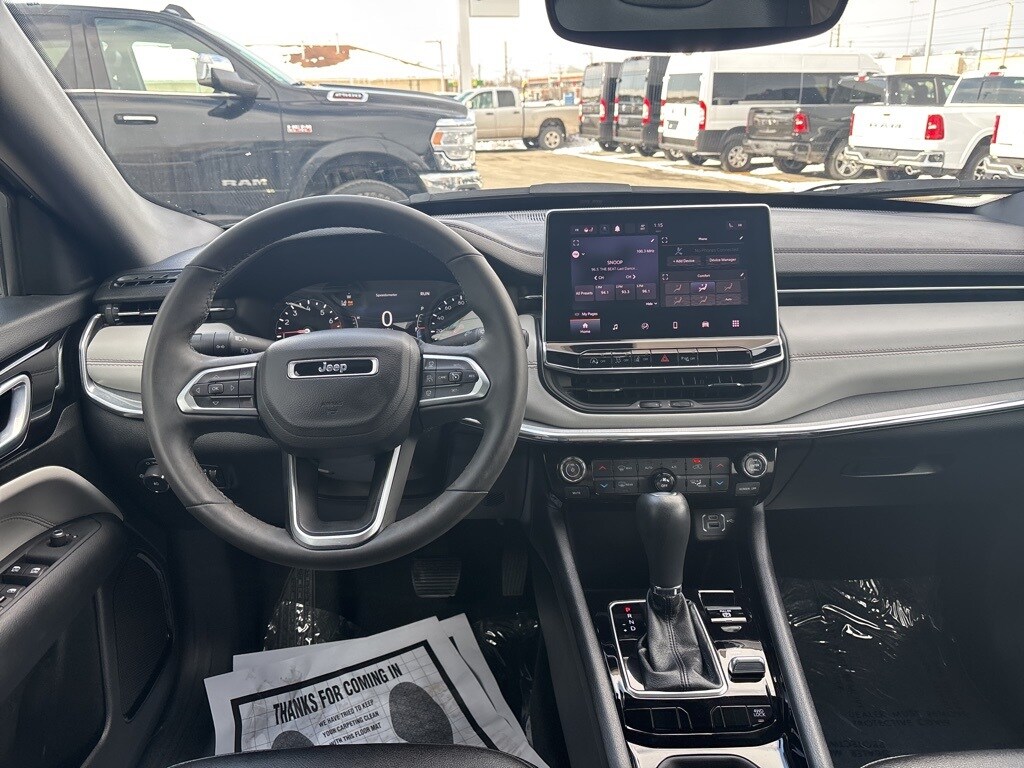 2024 Jeep Compass Limited photo 3