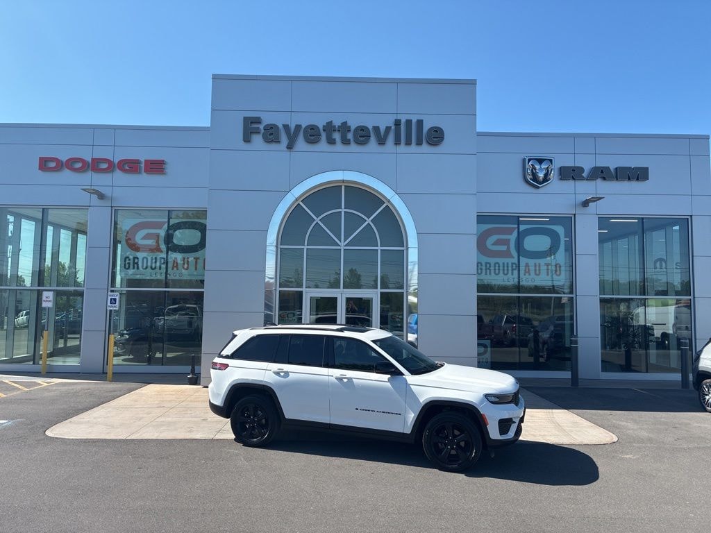 Used 2023 Jeep Grand Cherokee Altitude X SUV