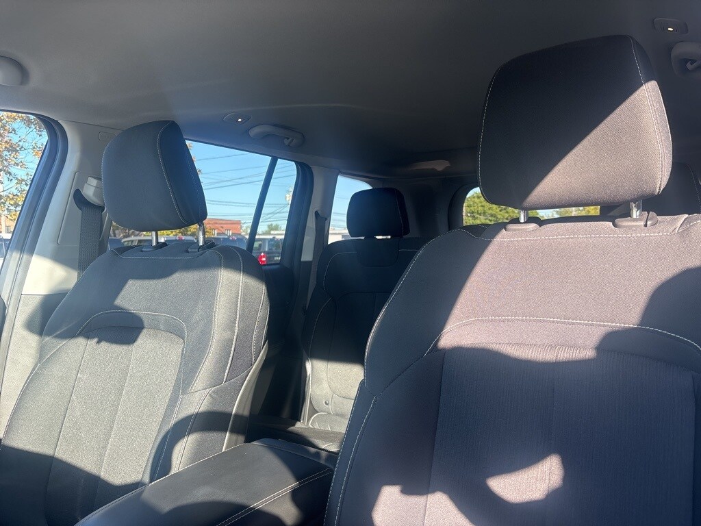 2023 Jeep Grand Cherokee Laredo Altitude photo 4