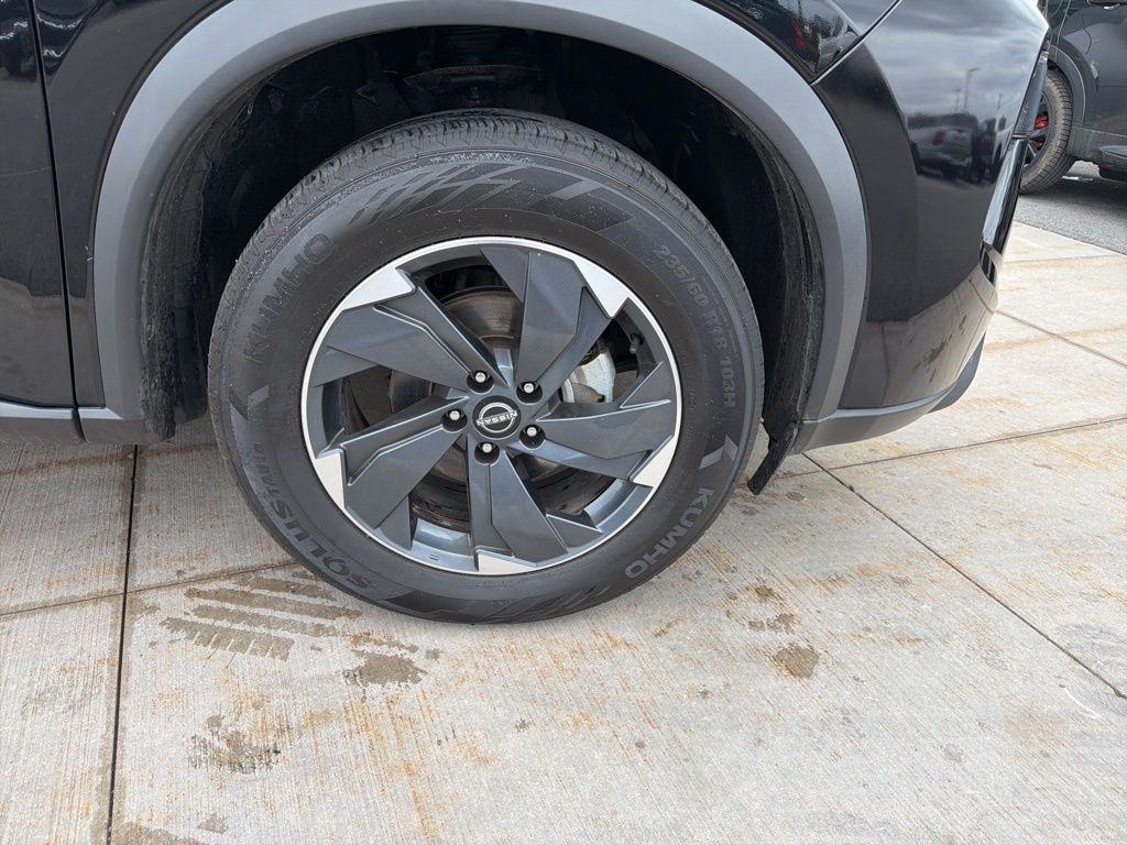 2024 Nissan Rogue SV - Photo 13