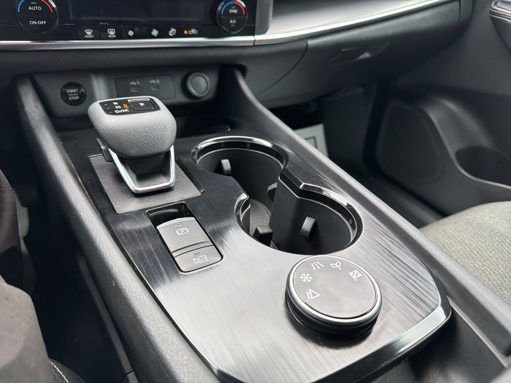 2024 Nissan Rogue SV - Photo 24