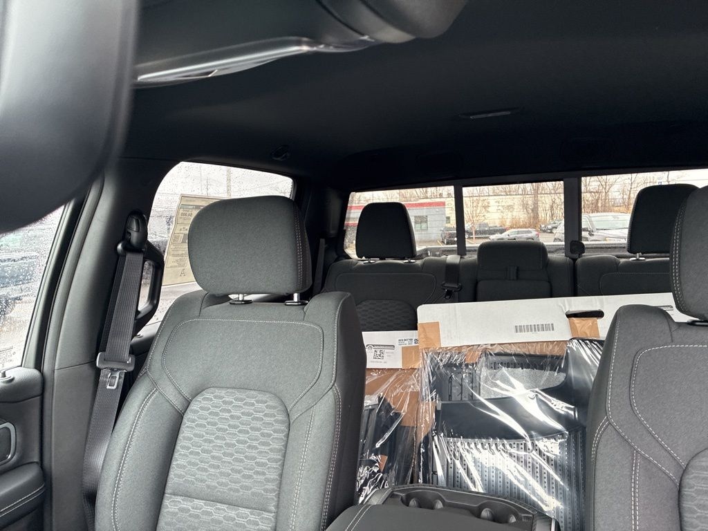 New 2026 Ram 1500 BIG HORN CREW CAB 4X4 5'7 BOX Pickup