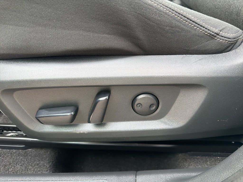2024 Nissan Rogue SV - Photo 18