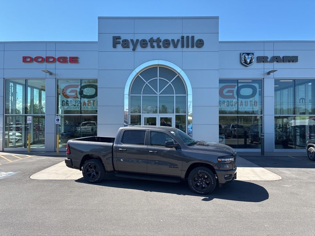 New 2026 Ram 1500 EXPRESS CREW CAB 4X4 5'7 BOX Pickup