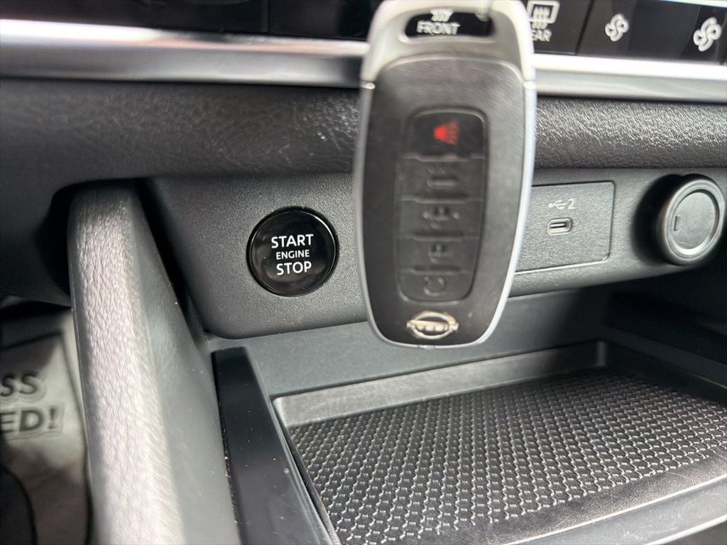 2024 Nissan Rogue SV - Photo 29