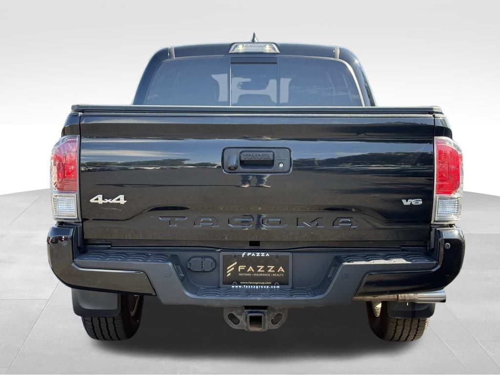 2018 Toyota Tacoma Limited V6 photo 3
