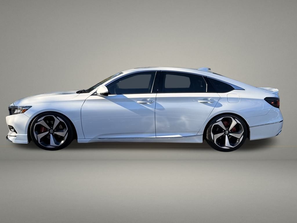 2019 Honda Accord Touring 2.0T photo 2