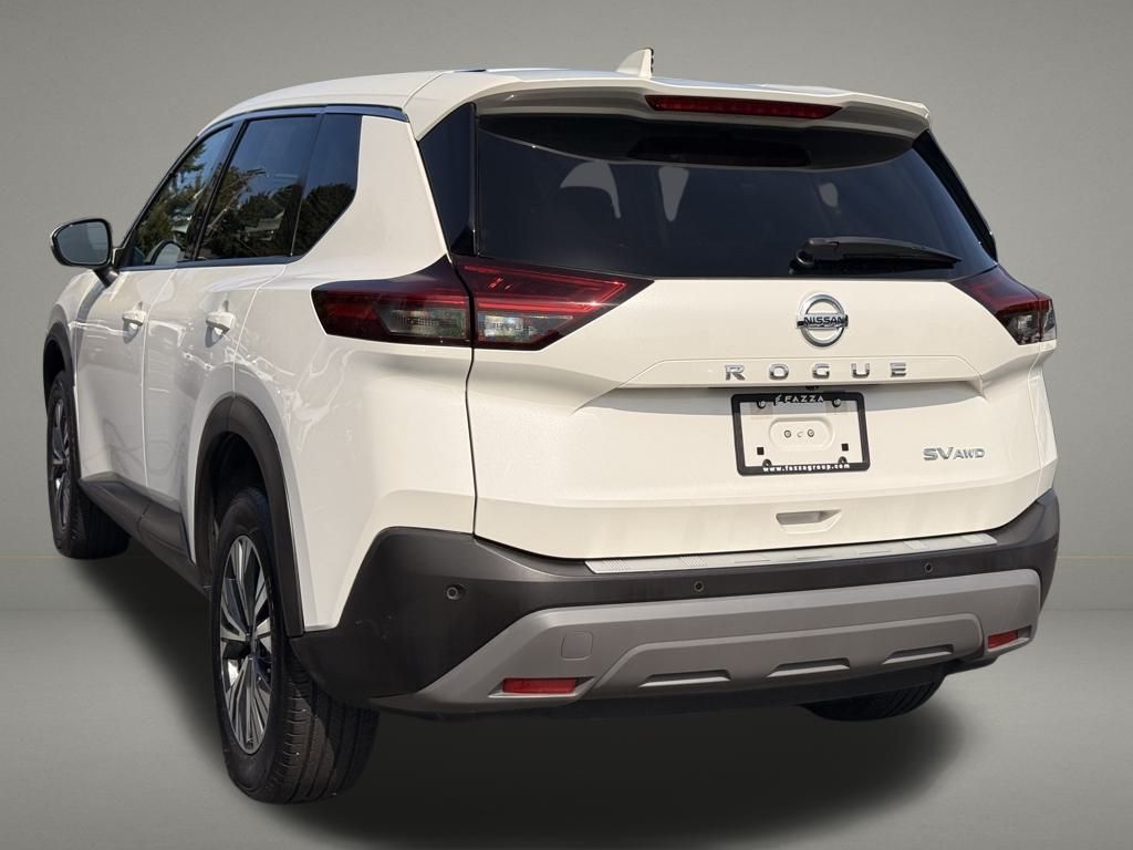 2021 Nissan Rogue SV photo 3