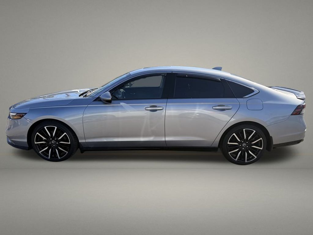 2023 Honda Accord Hybrid Touring photo 2