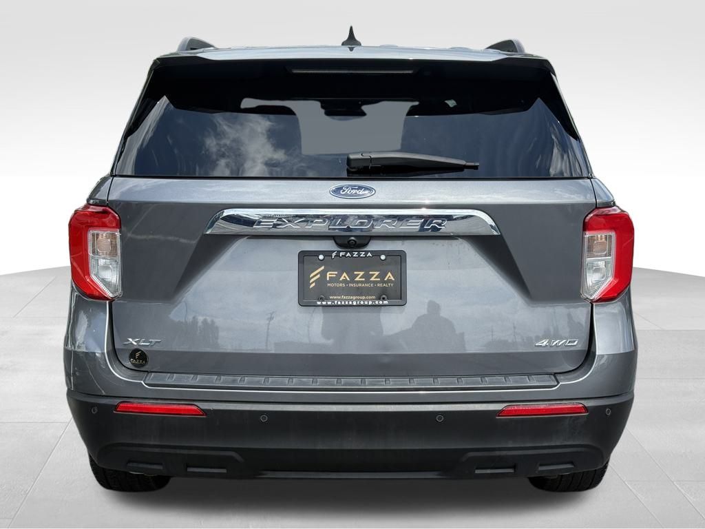 2021 Ford Explorer XLT photo 3