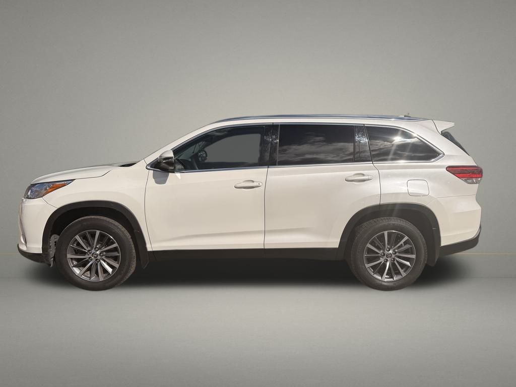 2019 Toyota Highlander SE XLE photo 2
