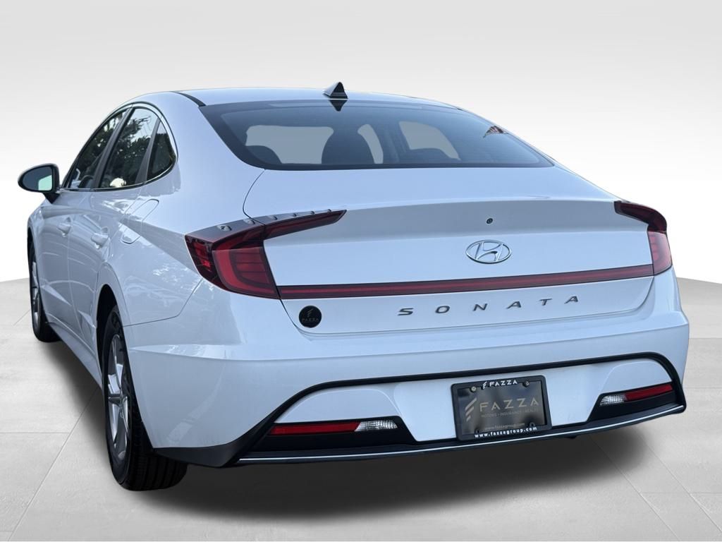 2022 Hyundai Sonata SE photo 3