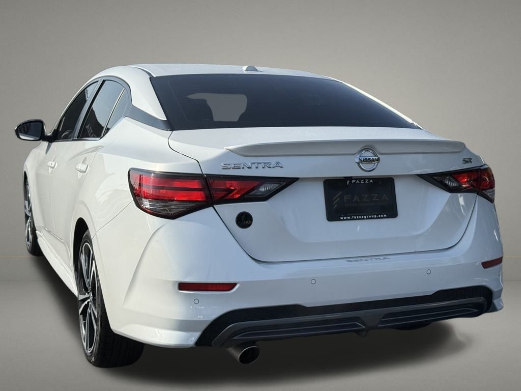 2021 Nissan Sentra SR photo 2