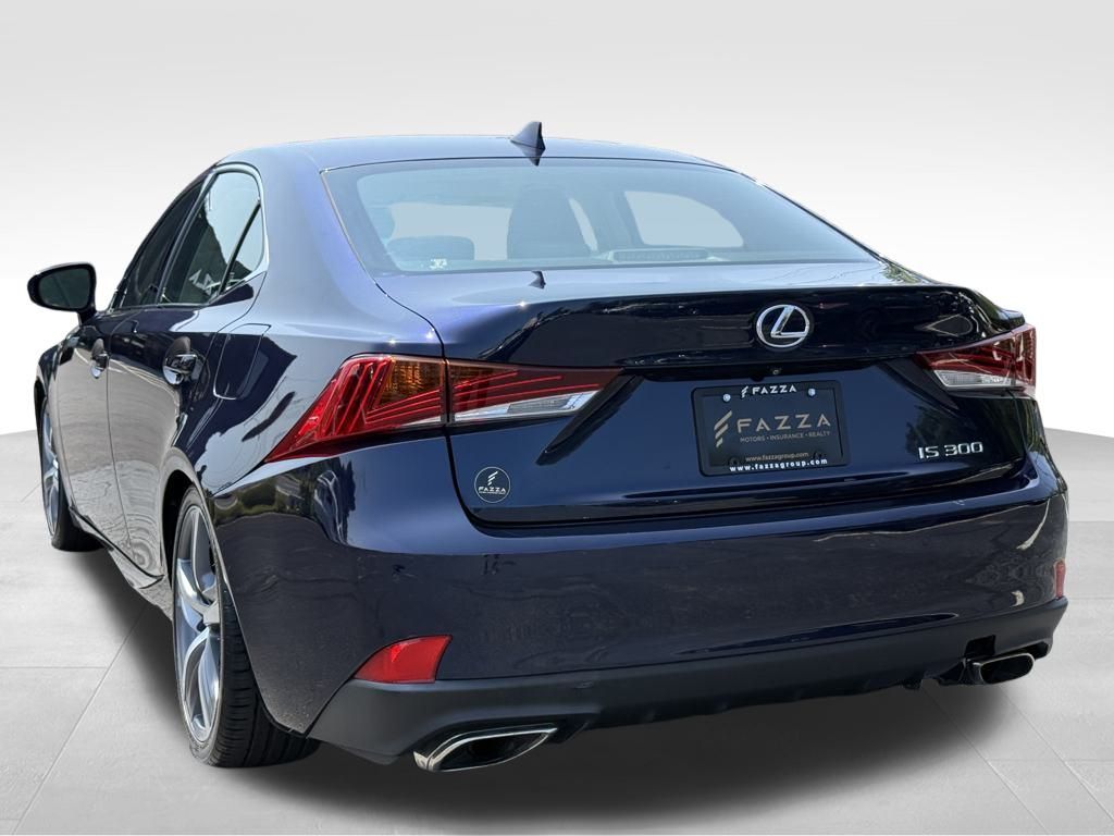 2019 Lexus IS 300 photo 3