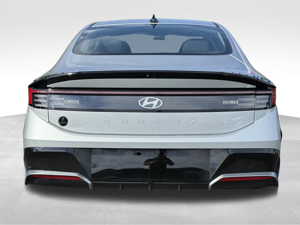 2025 Hyundai Sonata SEL photo 4
