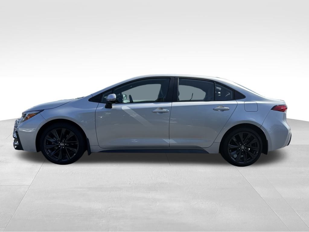 2024 Toyota Corolla SE photo 2
