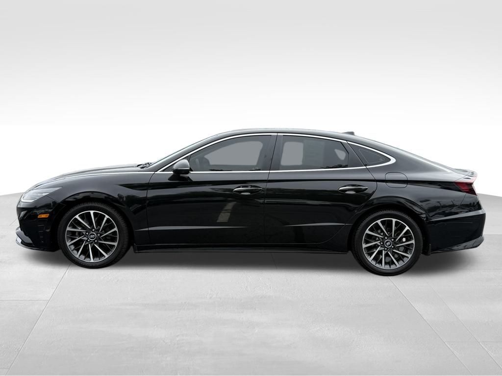 2022 Hyundai Sonata Limited photo 2