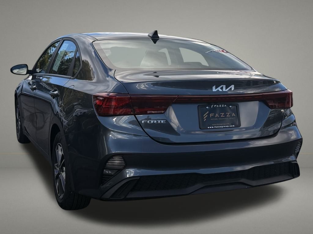 2024 Kia Forte LXS photo 2