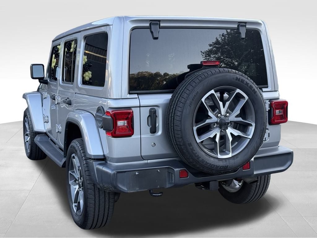 2019 Jeep Wrangler Unlimited Sahara photo 3
