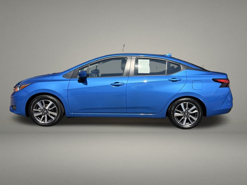 2023 Nissan Versa 1.6 SV photo 2