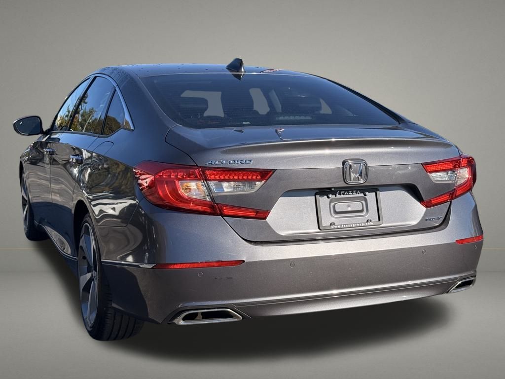 2018 Honda Accord Touring photo 3