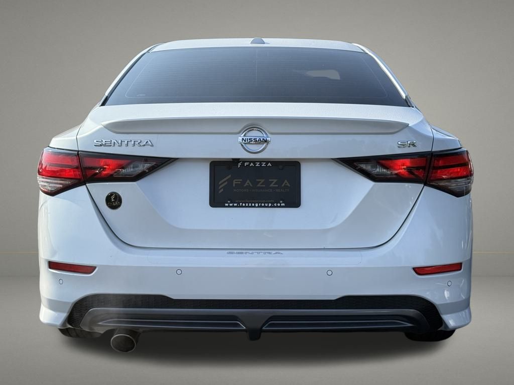 2021 Nissan Sentra SR photo 3