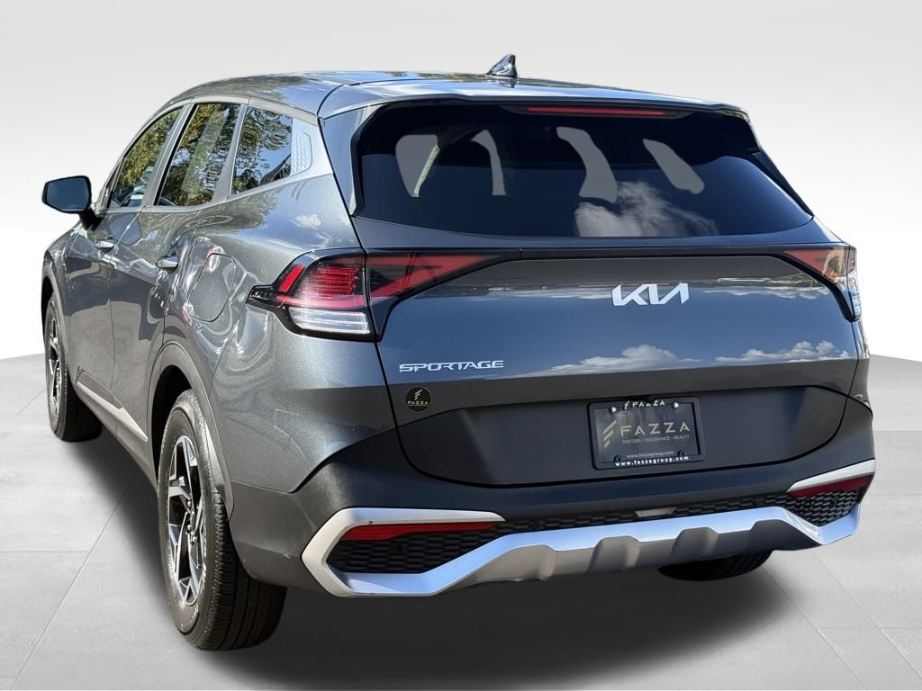 2024 Kia Sportage LX photo 2