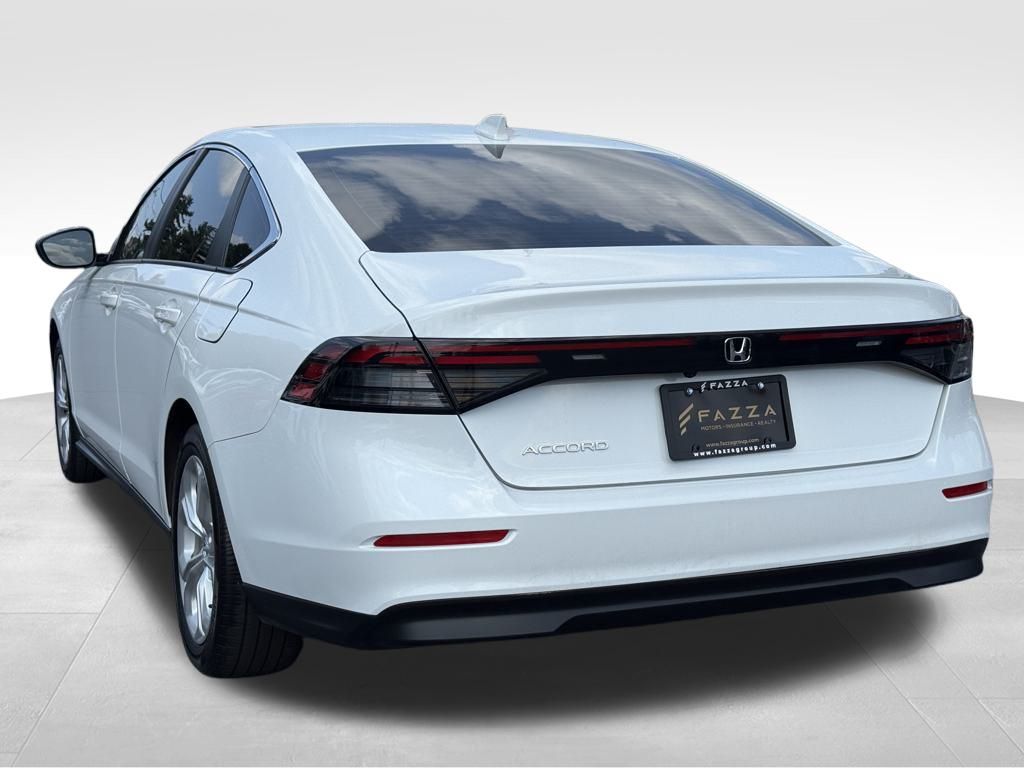 2023 Honda Accord LX photo 3