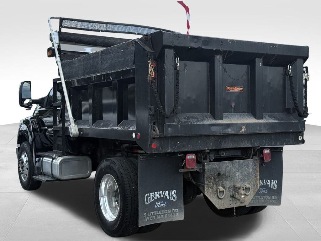 2021 Ford F-750 Base photo 3