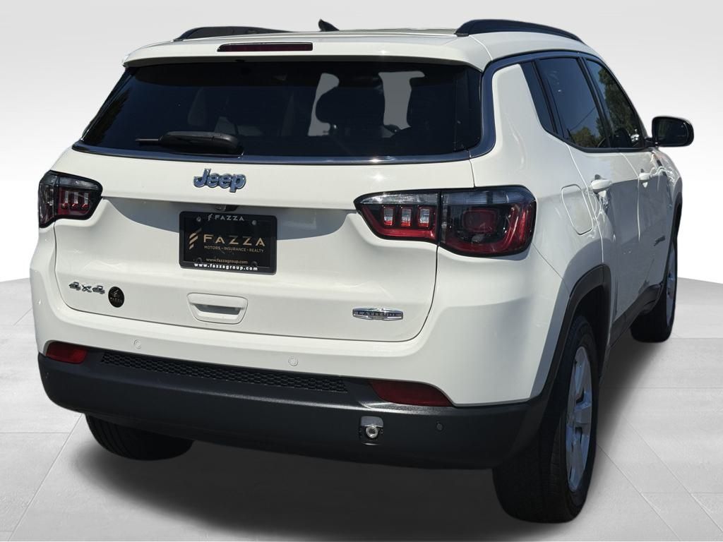 2021 Jeep Compass Latitude photo 4