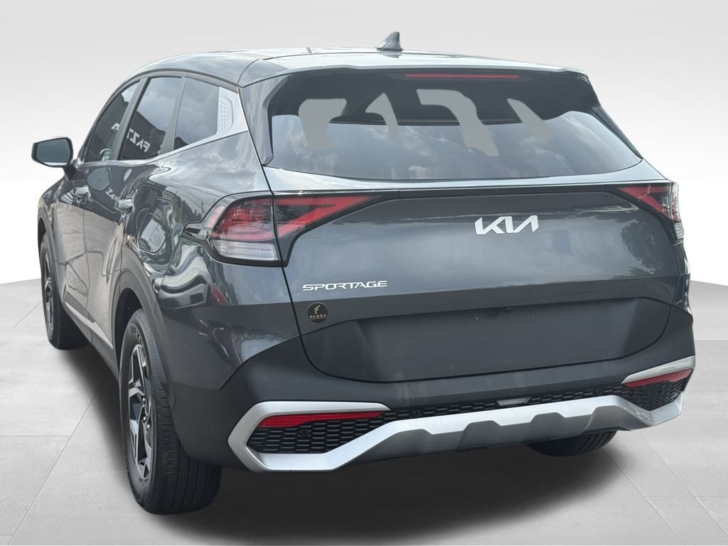 2024 Kia Sportage LX photo 3