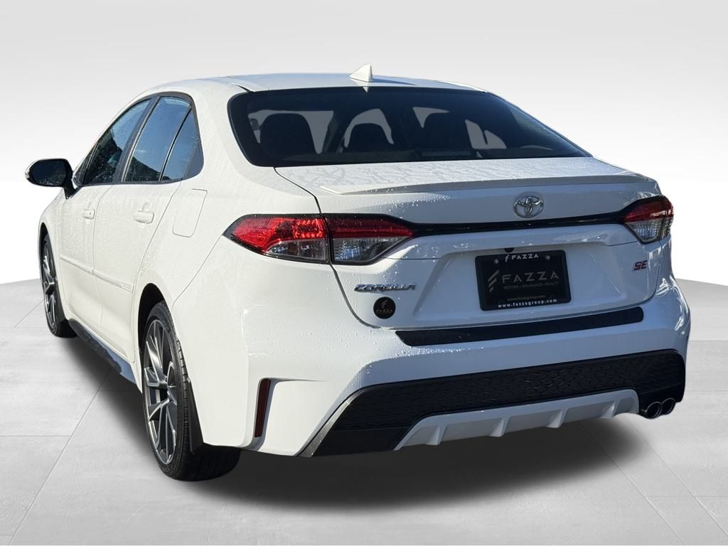 2021 Toyota Corolla SE photo 2