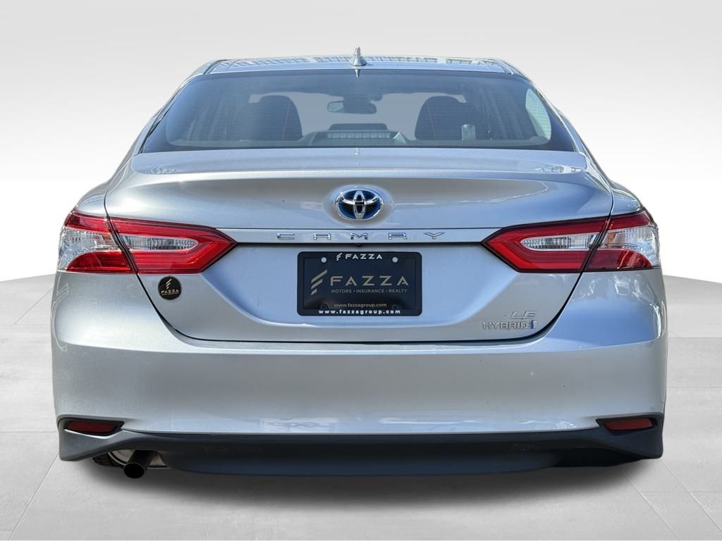 2020 Toyota Camry Hybrid LE photo 3