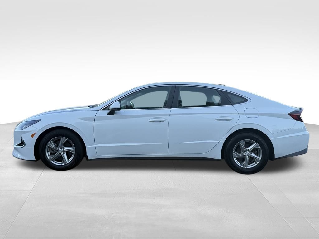 2022 Hyundai Sonata SE photo 2