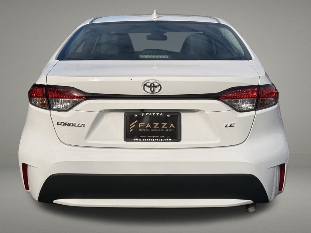 2021 Toyota Corolla LE photo 4