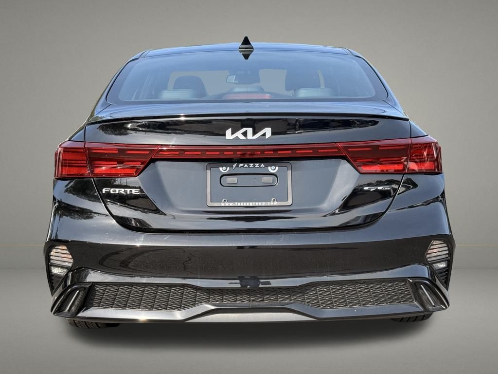 2022 Kia Forte GT-Line photo 4