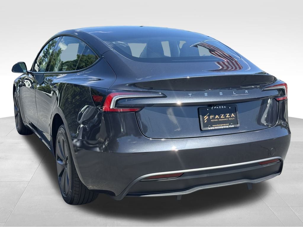 2025 Tesla Model 3 Performance photo 3