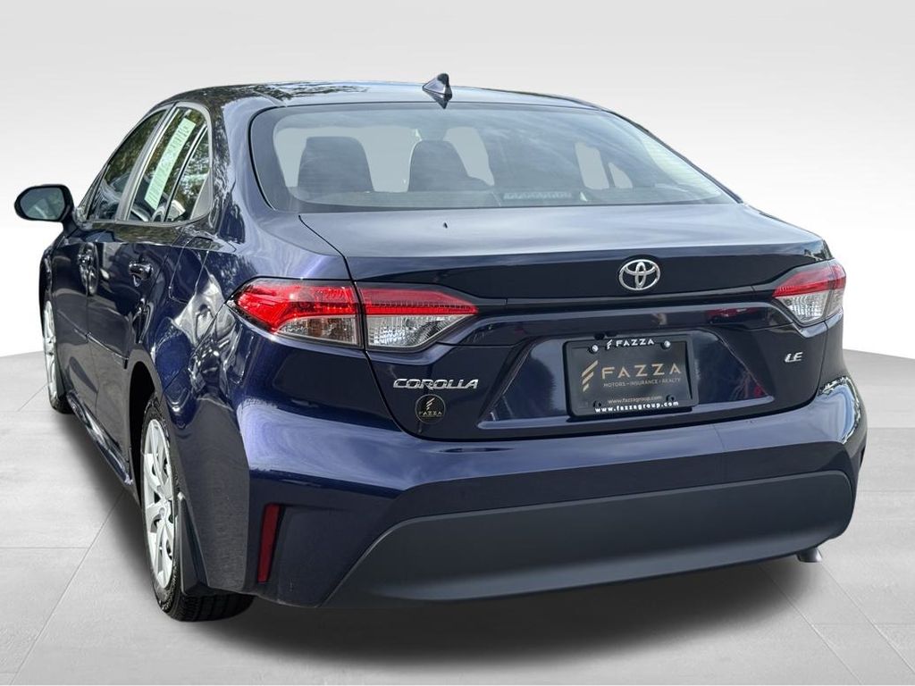 2024 Toyota Corolla LE photo 3