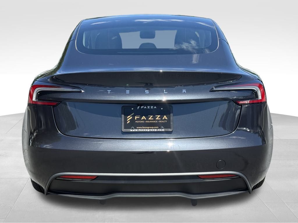 2025 Tesla Model 3 Performance photo 4