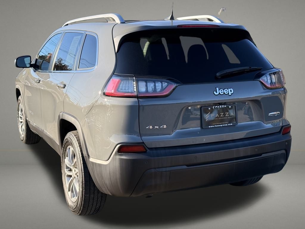2021 Jeep Cherokee Latitude photo 2