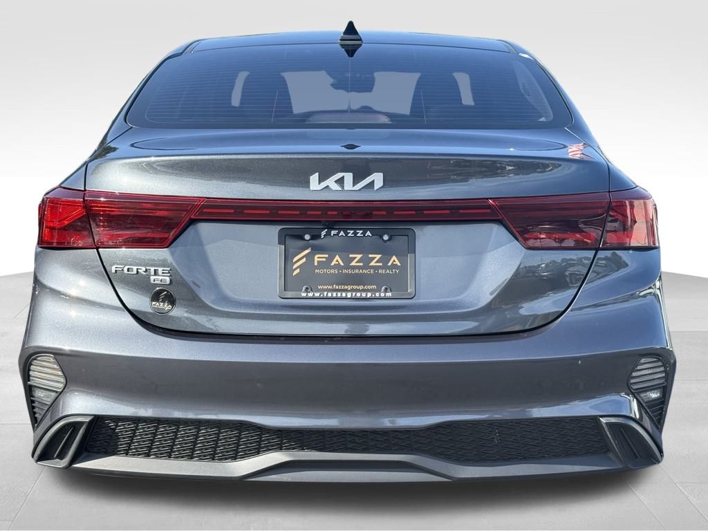 2022 Kia Forte FE LXS photo 4