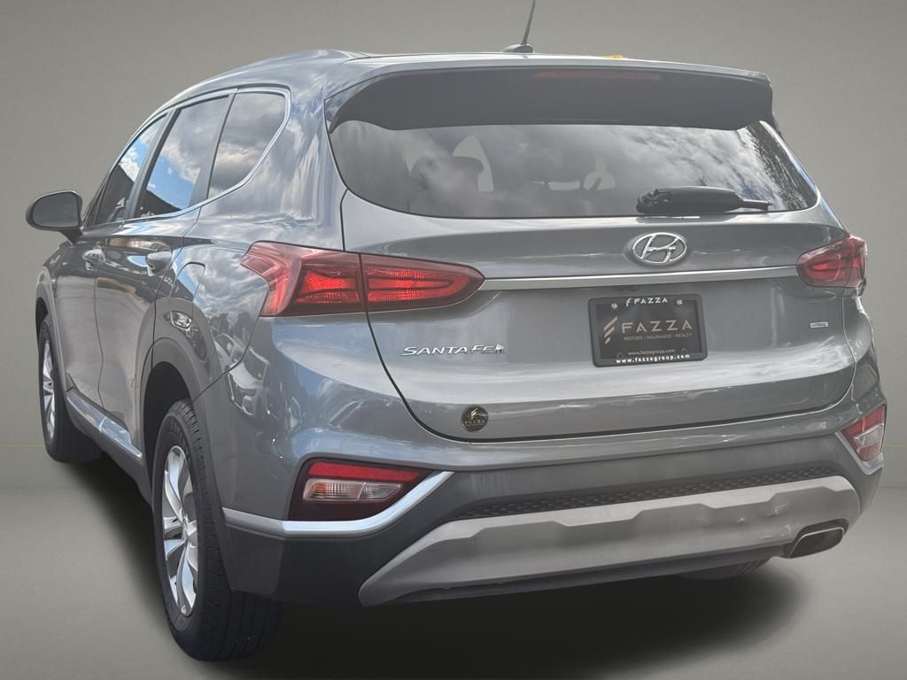 2020 Hyundai Santa Fe SE photo 2
