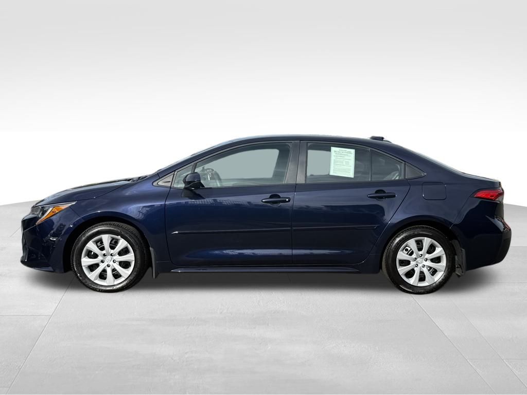 2024 Toyota Corolla LE photo 2