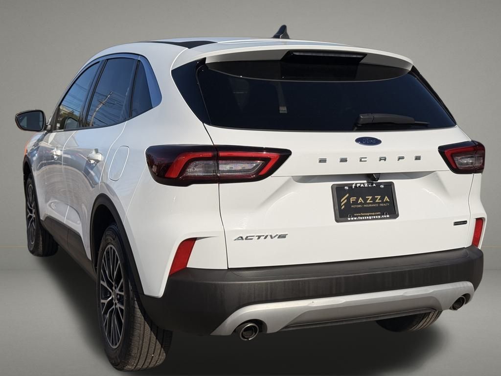 2023 Ford Escape Hybrid Active photo 3