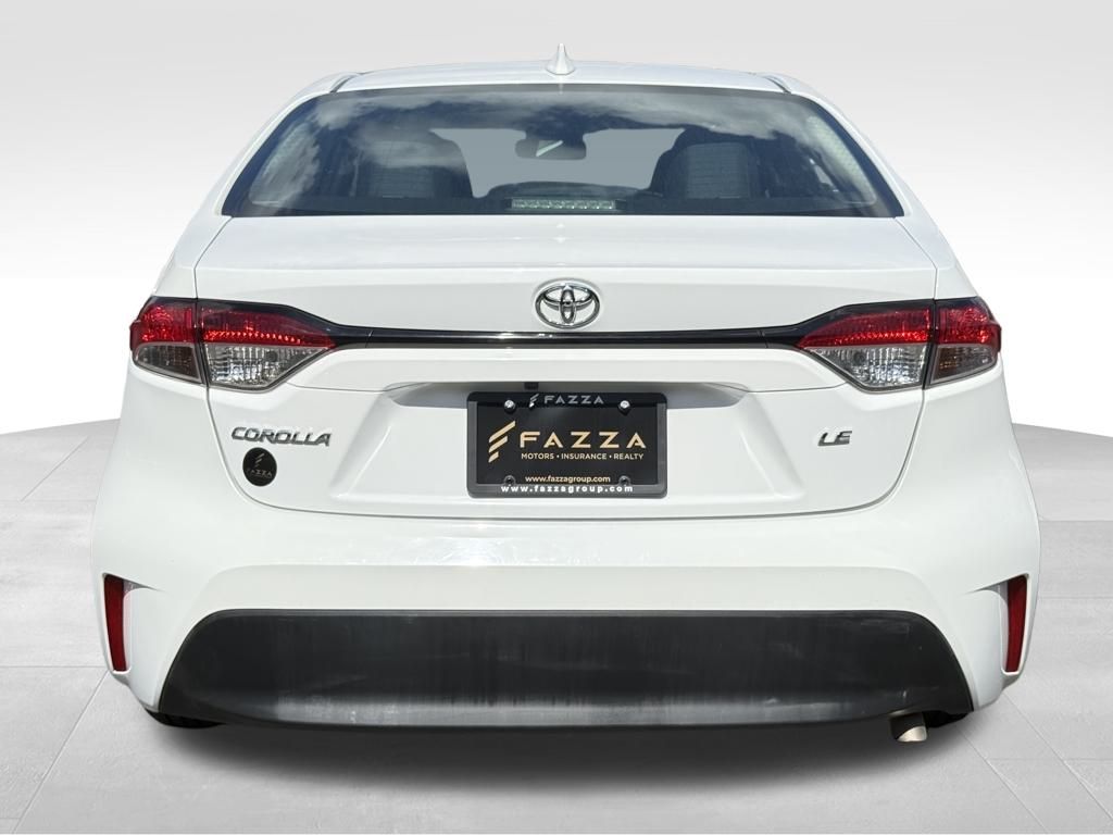 2024 Toyota Corolla LE photo 4