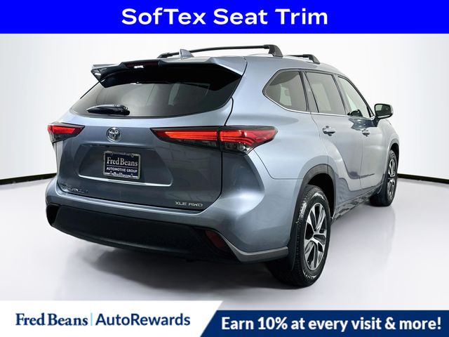 2022 Toyota Highlander XLE - Photo 9